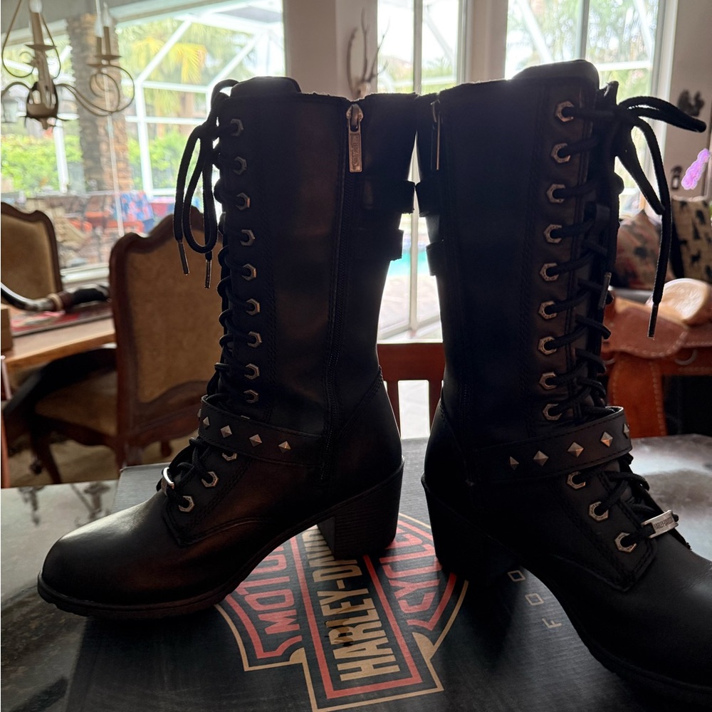 Harley-Davidson women’s black Leather motorcycle boots - Picture 3 of 5